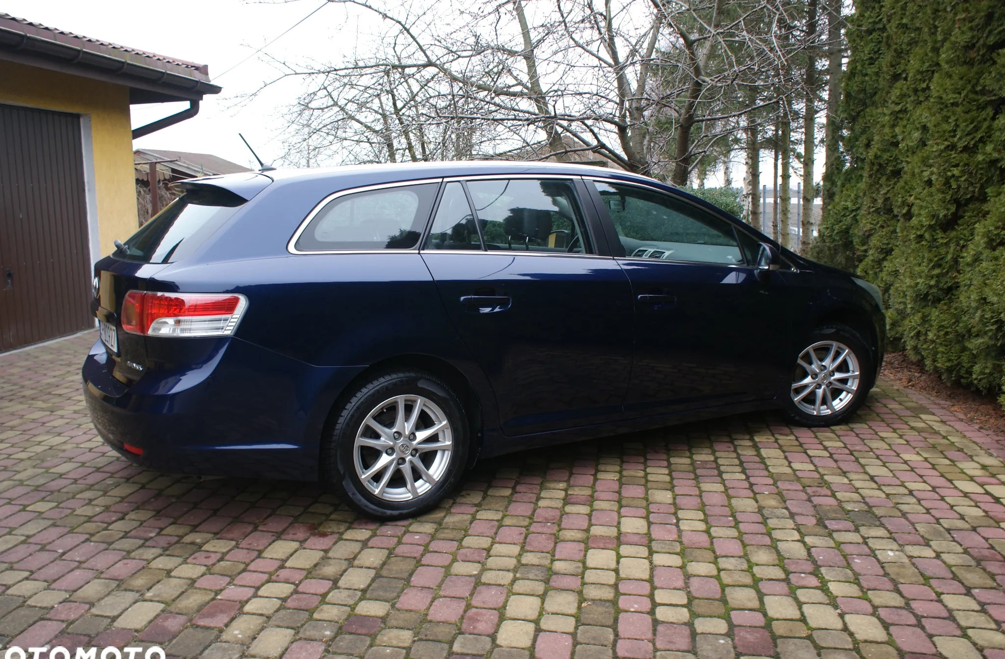 Toyota Avensis cena 29999 przebieg: 256000, rok produkcji 2010 z Drawno małe 529